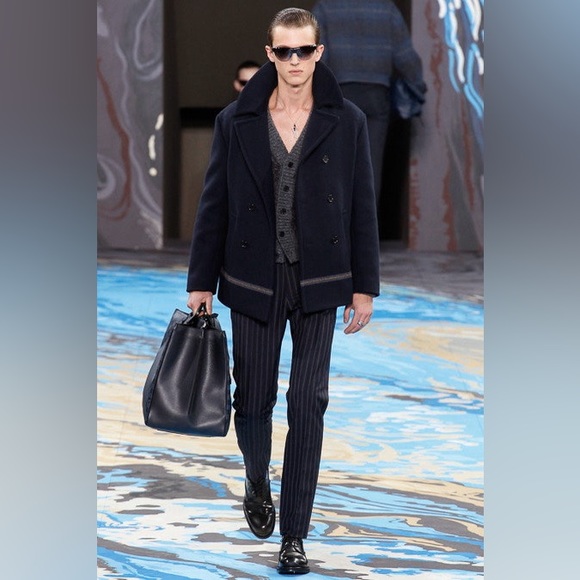 Louis Vuitton Men’s Pea Coat. EUC - Picture 10 of 10